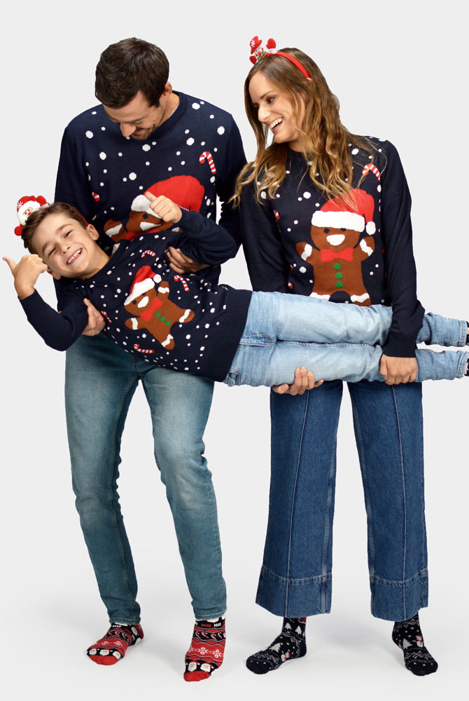 Weihnachtspullover in Blau mit Gingerbread für Familie