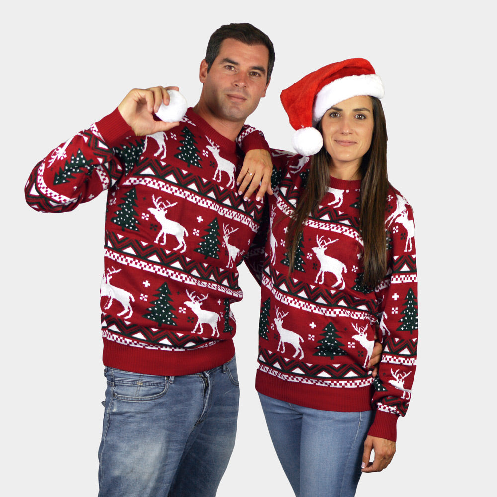 Herren Weihnachtspullover Rot mit Rentieren und Weihnachtsbäumen Paar
